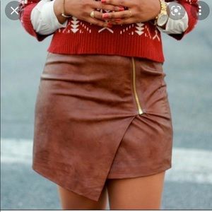 Brown mini leather skirt